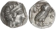 GRIECHEN ATTIKA ATHEN Tetradrachme (17,10g). nach 449 v. Chr. Vs.: Kopf der Athena mit attischem Helm n. r. Rs.: AΘE, Eule, Oliven­zweig und Mondsichel. Svoronos Taf. 10 ff. SNG München Taf. 2,46 ff. 
