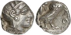 GRIECHEN ATTIKA ATHEN Tetradrachme (17,13g). nach 449 v. Chr. Vs.: Kopf der Athena mit attischem Helm n. r. Rs.: AΘE, Eule, Oliven­zweig und Mondsichel. Svoronos Taf. 10 ff. SNG München Taf. 2,46 ff. 