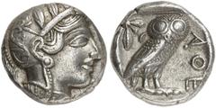 GRIECHEN ATTIKA ATHEN Tetradrachme (17,11g). nach 449 v. Chr. Vs.: Kopf der Athena mit attischem Helm n. r. Rs.: AΘE, Eule, Oliven­zweig und Mondsichel. Svoronos Taf. 10 ff. SNG München Taf. 2,46 ff. 