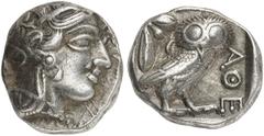 GRIECHEN ATTIKA ATHEN Tetradrachme (17,08g). nach 449 v. Chr. Vs.: Kopf der Athena mit attischem Helm n. r. Rs.: AΘE, Eule, Oliven­zweig und Mondsichel. Svoronos Taf. 10 ff. SNG München Taf. 2,46 ff. 