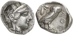 GRIECHEN ATTIKA ATHEN Tetradrachme (17,08g). ca. 440 - 407 v. Chr. Vs.: Kopf der Athena mit verziertem, bekränzten attischen Helm n. r. Rs.: AΘE, Eule steht n. r., Kopf in Vorderansicht, im Feld links