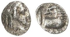 GRIECHEN TAURISCHE CHERSONES PANTIKAPAION Tetartemorion (0,10g). 370 - 355 v. Chr. Vs.: Kopf des ju­gendlichen Pan n. r. Rs.: Protome eines sich umwendenden Löwen. Dahinter Speerspitze. Darunter ΠAN. 