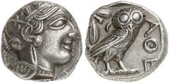 GRIECHEN ATTIKA ATHEN Tetradrachme (17,18g). Ca. 440 - 407 v. Chr. Vs.: Kopf der Athena mit verziertem, bekränzten attischen Helm n. r. Rs.: AΘE, Eule steht n. r., Kopf in Vorderansicht, im Feld links
