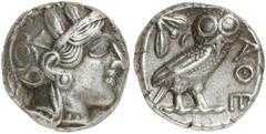 GRIECHEN ATTIKA ATHEN Tetradrachme (17,07g). Ca. 440 - 407 v. Chr. Vs.: Kopf der Athena mit verziertem, bekränzten attischen Helm n. r. Rs.: AΘE, Eule steht n. r., Kopf in Vorderansicht, im Feld links