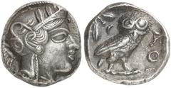 GRIECHEN ATTIKA ATHEN Tetradrachme (17,18g). Ca. 440 - 407 v. Chr. Vs.: Kopf der Athena mit verziertem, bekränzten attischen Helm n. r. Rs.: AΘE, Eule steht n. r., Kopf in Vorderansicht, im Feld links