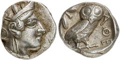 GRIECHEN ATTIKA ATHEN Tetradrachme (17,16g). Ca. 440 - 407 v. Chr. Vs.: Kopf der Athena mit verziertem, bekränzten attischen Helm n. r. Rs.: AΘE, Eule steht n. r., Kopf in Vorderansicht, im Feld links