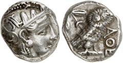 GRIECHEN ATTIKA ATHEN Tetradrachme (17,08g). 4. Jh. v. Chr. Vs.: Kopf der Athena (mit seitlich gesehenem Auge) mit attischem Helm n. r. Rs.: AQE, Eule, Olivenzweig und Mondsichel. Svoronos Taf. 19 f.;