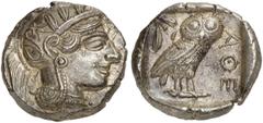GRIECHEN ATTIKA ATHEN. Tetradrachme (17,11g). Ca. 454 - 404 v. Chr. Vs.: Kopf der Athena mit verziertem, bekränzten attischen Helm n. r. Rs.: AΘE, Eule steht n. r., Kopf in Vorderansicht, im Feld link