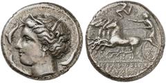 GRIECHEN SIZILIEN SYRAKUS. Agathokles, 317 - 289 v.Chr. Tetradrachme (16,10g). 2. Periode, 310 - 305 v. Chr. Vs.: Kopf der Arethusa n. l., da­rum drei Delfine. Unten AI. Rs.: Quadriga n. l., darüber T