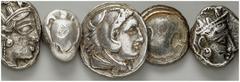 LOTS Griechische AR 5. / 4. Jh. v. Chr. Kleine Sammlung mit Münzen des griechischen Mutterlandes darunter Tetra­drachme Athen, 5. Jh. (1) und 4. Jh. (1), Stater Theben (1) und Ägina (1), Tetradrachme 