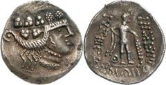 KELTEN MITTLERE UND UNTERE DONAU Nachahmungen der Tetradrachmen von Thasos Objekt-Nr.: 25 Klasse IV: Rippenlegende Tetradrachme, (15,24 g.), Vs.: Stark abstrahierter Kopf des Dionysos n. r. Rs.: Stili