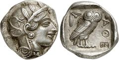 GRIECHEN ATTIKA. ATHEN. Tetradrachme (17,20g). Ca. 454 - 404 v. Chr. Vs.: Kopf der Athena im attischen Helm n. r. Rs.: ΑΘΕ, Eule n. r. stehend, dahinter Olivenzweig und Mondsichel. Das Ganze im Quadra