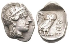 GRIECHEN ATTIKA ATHEN Tetradrachme (16.83g). Ca. 440 - 407 v. Chr. Vs.: Kopf der Athena mit verziertem, bekränzten attischen Helm n. r. Rs.: ΑΘΕ, Eule steht n. r., Kopf in Vorderansicht, im Feld links