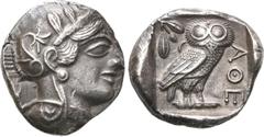 GRIECHEN ATTIKA. ATHEN. Tetradrachme (17,06g). Ca. 440 - 407 v. Chr. Vs.: Kopf der Athena mit verziertem, bekränztem, attischem Helm n. r. Rs.: ΑΘΕ, Eule steht n. r., Kopf in Vorderansicht, im Feld li