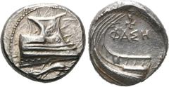 GRIECHEN LYKIEN. PHASELIS. Stater (10,28g). 4. Jh. v. Chr. Vs.: Schiffsbug n. r., darunter Delfin. Rs.: Schiffsheck n. l., darüber Swastika und ΦΑΣΗ. Heipp-Tamer Serie 6 (andere Stempel). Aus verbrauc