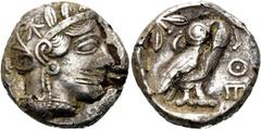 GRIECHEN ATTIKA. ATHEN. Tetradrachme (15,46g). ca. 365 - 359 v. Chr. Vs.: Kopf der Athena mit ölzweigbekränztem Helm n. r. Rs.: ΑΘΕ, Eule n. r. stehend, dahinter Ölzweig und Halbmond. Svoronos Taf. 17