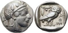 GRIECHEN ATTIKA. ATHEN. Tetradrachme (17,11g). vor 449 v. Chr. Vs.: Kopf der Athena mit verziertem, bekränztem, attischem Helm n. r. Rs.: ΑΘΕ, Eule n. r. stehend mit gespreizten Schwanzfedern! Kopf in