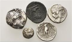 LOTS Griechische Münzen. 5. - 1. Jh. v. Chr. Tetradrachme Athen (1), Parion (1), Epiros (1), Korkyra (1), AE von Akarnanien (1). 5 Stück! Meist sehr guter Stil, ss VERKAUFT WIE BESEHEN, KEINE RÜCKGABE