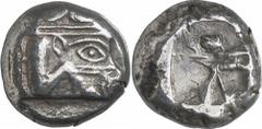 GRIECHEN LYKIEN PHASELIS Objekt-Nr.: 1583 Stater (11,01 g.), ca. 530 - 480 v. Chr. Vs.: Schiffsbug mit Eberprotome n. r. Rs.: Quadratisches Incusum mit zwei Parallelen und einem Dreieck. Heipp-Tamer 2