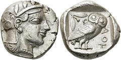 GRIECHEN ATTIKA. ATHEN. Tetradrachme (14.14g). ca. 465 - 460 v. Chr. Vs.: Kopf der Athena mit verziertem, bekränztem, attischem Helm n. r. Rs.: ΑΘΕ, Eule n. r. stehend mit gespreizten Schwanzfedern!, 