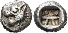 GRIECHEN LYKIEN. UNBESTIMMTER DYNAST. 1/3 Stater (3.10g). ca. 520 - 500 v. Chr. Mzst.unbestimmt Vs.: Löwenkopf n . l. mit aufgerissenem Maul. Rs.: Quadratum incusum mit Zirkelmotiv und zwei erhabenen 