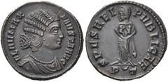 RÖMER RÖMER RÖMISCHE KAISERZEIT Fausta, 307 - 326 n. Chr. Follis (3.00g). 326 n. Mzst.Ticinum. Vs.: FLAV MAX FAVSTA AVG, drapierte Büste n. r. Rs.: SPES REI PVBLICAE / P, Mondsichel, T, Spes mit zwei 