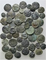 LOTS Griechische AE. AE 5. - 2. Jh. v. Chr. Magna Graecia. Hauptsächlich Syrakus. 48 Stück! Grüne und braune Patina. s-ss VERKAUFT WIE BESEHEN, KEINE RÜCKGABE! / SOLD AS VIEWED, NO RETURN!