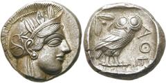 GRIECHEN EUBÖA. ATHEN. Tetradrachme ø 24mm (17,19g). 454 - 404 v. Chr. Vs.: Kopf der Athena mit attischem Helm, der von einem Lorbeerkranz bekrönt wird, n. r. Rs.: ΑΘΕ, Eule n. r. stehend, Kopf in Vor