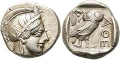 GRIECHEN EUBÖA. ATHEN. Tetradrachme ø 25mm (17,14g). Um 454 - 404 v. Chr. Vs.: Kopf der Athena mit attischem Helm, der von einem Lorbeerkranz bekrönt wird, n. r. Rs.: ΑΘΕ, Eule n. r. stehend, Kopf in 