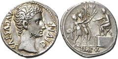 RÖMER KAISERZEIT. Augustus, 27 v. Chr. - 14 n. Chr. Denar ø 18mm (3,82g). 15 - 13 v. Chr. Mzst. Lugdunum. Vs.: AVGVSTVS DIVI F, Kopf n. r. Rs.: IMP X, Drusus u. Tiberius mit Parazonia reichen Augustus