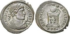 RÖMER RÖMISCHE KAISERZEIT. Constantin I., der Große, 307 - 337 n. Chr. AE Follis ø 20mm (2,69g). 322 n. Chr. Mzst. Treveris. Vs.: CONSTAN-TINVS AVG, Konsularbüste mit Trabea, Adlerzepter u. Lorbeerkra