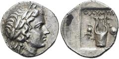 GRIECHEN LYKIEN. LYKISCHER BUND. Olympos. Drachme ø 15mm (2,35g). 84 - 77 v. Chr. Vs.: Kopf des Apollon n. r. Rs.: Kithara, flankiert von Helm, Schwert und Schild, darüber ΟΛΥΜΠΗ, alles im Quadratum i