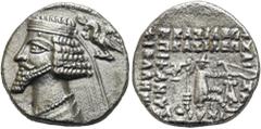 GRIECHEN PARTHER. ARSAKIDEN. Phraates IV., 38/7 - 2 v. Chr. Drachme ø 17,5mm (3,62g). Mzst. Ekbatana. Vs.: Drapierte Büste mit Vollbart u. Diadem n. l., r. oben Adler mit Kranz im Schnabel. Rs.: ΒΑΣΙΛ