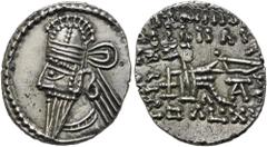GRIECHEN PARTHER. ARSAKIDEN. Osroes II., ca. 190 - 208 n. Chr. Drachme ø 18,5mm (3,79g). Mzst. Ekbatana. Vs.: Drapierte Büste mit Langbart, Tiara mit Kamm u. Diadem n. l. Rs.: Verwilderte griechische 