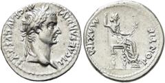 RÖMER RÖMISCHE KAISERZEIT. Tiberius, 14 - 37 n. Chr. Denar ø 19mm (3,74g). 30 n. Chr. Mzst. Lugdunum. Vs.: TI CAESAR DIVI AVG F AVGVSTVS, Kopf mit Lorbeerkranz n. r. Rs.: PONTIF MAXIM, Livia als Iusti