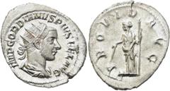 RÖMER RÖMISCHE KAISERZEIT. Gordian III., 238 - 244 n. Chr. Antoninian ø 25mm (3,94g). 243 - 244 n. Chr. Mzst. Rom. Vs.: IMP GORDIANVS PIVS FEL AVG, drapierte Panzerbüste mit Strahlenkrone n.r. Rs.: PR