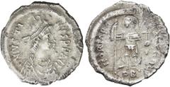 BYZANZ Iustin II., 565 - 578 n. Chr. Siliqua ø 20mm (2,50g). Mzst. Konstantinopel. Vs.: D N IVSTI-NVS PP AVG, drapierte Panzerbüste mit Perlendiadem n. r. Rs.: GLORIA RO-MANORVM / COB, nimbierter Kais
