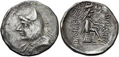 GRIECHEN PARTHER. ARSAKIDEN. Phriapatios, 185 - 170 v. Chr. Drachme ø 20mm (4,07g). Vs.: Drapierte Büste mit Tiara u. Herrscherbinde n. l. Rs.: ΒΑΣΙΛΕΩΣ / ΑΡΣΑΚΟΥ / ΜΕΓΑΛΟΥ, Arsakes I. n. r. sitzend u