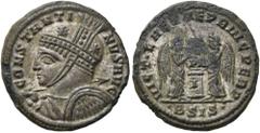 RÖMER RÖMISCHE KAISERZEIT. Constantin I., der Große, 307 - 337 n. Chr. AE Follis ø 19mm (2,91g). 319 n. Chr. Mzst. Siscia. Vs.: CONSTANTI-NVS AVG, behelmte Panzerbüste mit Speer u. Schild n. l. Rs.: V