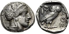 GRIECHEN ATTIKA. ATHEN. Tetradrachme ø 25mm (17,19g). 454 - 404 v. Chr. Vs.: Kopf der Athena mit attischem Helm, der mit drei Lorbeerblättern geschmückt ist, Ohrring und Perlenkette n. r. Rs.: ΑΘΕ, Eu