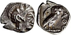 GRIECHEN ATTIKA. ATHEN. Obol ø 10mm (0,68g). 2. Drittel 5. Jh. v. Chr. Vs.: Kopf der Athena mit attischem Helm nach r. Rs.: ΑΘΕ, Eule, Olivenzweig und Mondsichel. Svoronos Taf.8,40ff. Seltman Taf. XXI