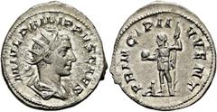 RÖMER RÖMISCHE KAISERZEIT. Philipp II. als Caesar, 244 - 247 n. Chr. Antoninian ø 22mm (4,02g). 244 - 246 n. Chr. Mzst. Rom. Vs.: M IVL PHILIPPVS CAES, drapierte Büste mit Strahlenkrone n. r. Rs.: PRI