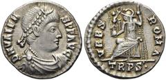 RÖMER RÖMISCHE KAISERZEIT. Valens, 364 - 378 n. Chr. Siliqua ø 18mm (1,97g). 367 - 378 n. Chr. Mzst. Treveris. Vs.: D N VALEN-S P F AVG, drapierte Panzerbüste mit Perlendiadem n. r. Rs.: VRBS ROMA / T