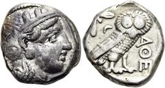 GRIECHEN ATTIKA. ATHEN. Tetradrachme ø 23mm (16,95g). 400/390 - 353 v. Chr. Vs.: Kopf der Athena mit verziertem u. bekränztem attischen Helm n. r. Rs.: ΑΘΕ, Eule n. r. stehend, Kopf in Vorderansicht, 