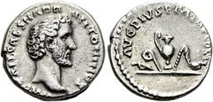 RÖMER RÖMISCHE KAISERZEIT. Antoninus Pius, 138 - 161 n. Chr. Denar ø 17mm (2,90g). 139 n. Chr. Mzst. Rom. Vs.: IMP T AEL CAES HADR ANTONINVS, Kopf n. r. Rs.: AVG PIVS P M TR P COS II, Messer, Sprinkle