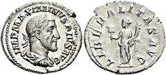 RÖMER RÖMISCHE KAISERZEIT. Maximinus Thrax, 235 - 238 n. Chr. Denar ø 20mm (3,11g). 235 n. Chr. Mzst. Rom. Vs.: IMP MAXIMINVS PIVS AVG, drapierte Panzerbüste mit Lorbeerkranz n. r. Rs.: LIBERALITAS AV