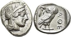 GRIECHEN ATTIKA. ATHEN. Tetradrachme (17,17g). 454 - 404 v. Chr. Vs.: Kopf der Athena mit attischem Helm, der mit drei Lorbeerblättern geschmückt ist, Ohrring u. Perlenkette n. r. Rs.: ΑΘΕ, Eule n. r.