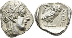GRIECHEN ATTIKA. ATHEN. Tetradrachme (17,12g). 454 - 404 v. Chr. Vs.: Kopf der Athena mit attischem Helm, der mit drei Lorbeerblättern geschmückt ist, Ohrring u. Perlenkette n. r. Rs.: ΑΘΕ, Eule n. r.