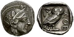 ANTIKE GRIECHISCHE MÜNZEN ATTIKA ATHEN Tetradrachmon, 440-430. Athenakopf im Helm mit Ölblättern und Ranke n. r. Rv. AΘE Eule n. r., Mondsichel und Olive mit zwei Blättern im Felde l. 17,06 g. Svorono