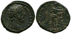 Imperio Romano MARCO AURELIO. Dupondio. (Ae. 13,06g/16mm). 170-171 d.C. Roma. (RIC 1002). Anv: Cabeza radiada de Marco Aurelio a derecha, alrededor leyenda: M ANTONINVS AVG TR P XXV. Rev: Victoria est